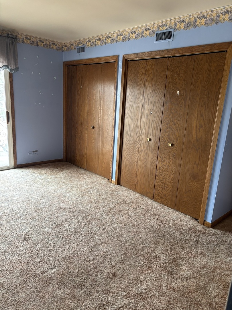 3N550 Crown Rd. Road #14, Elmhurst, IL 60126