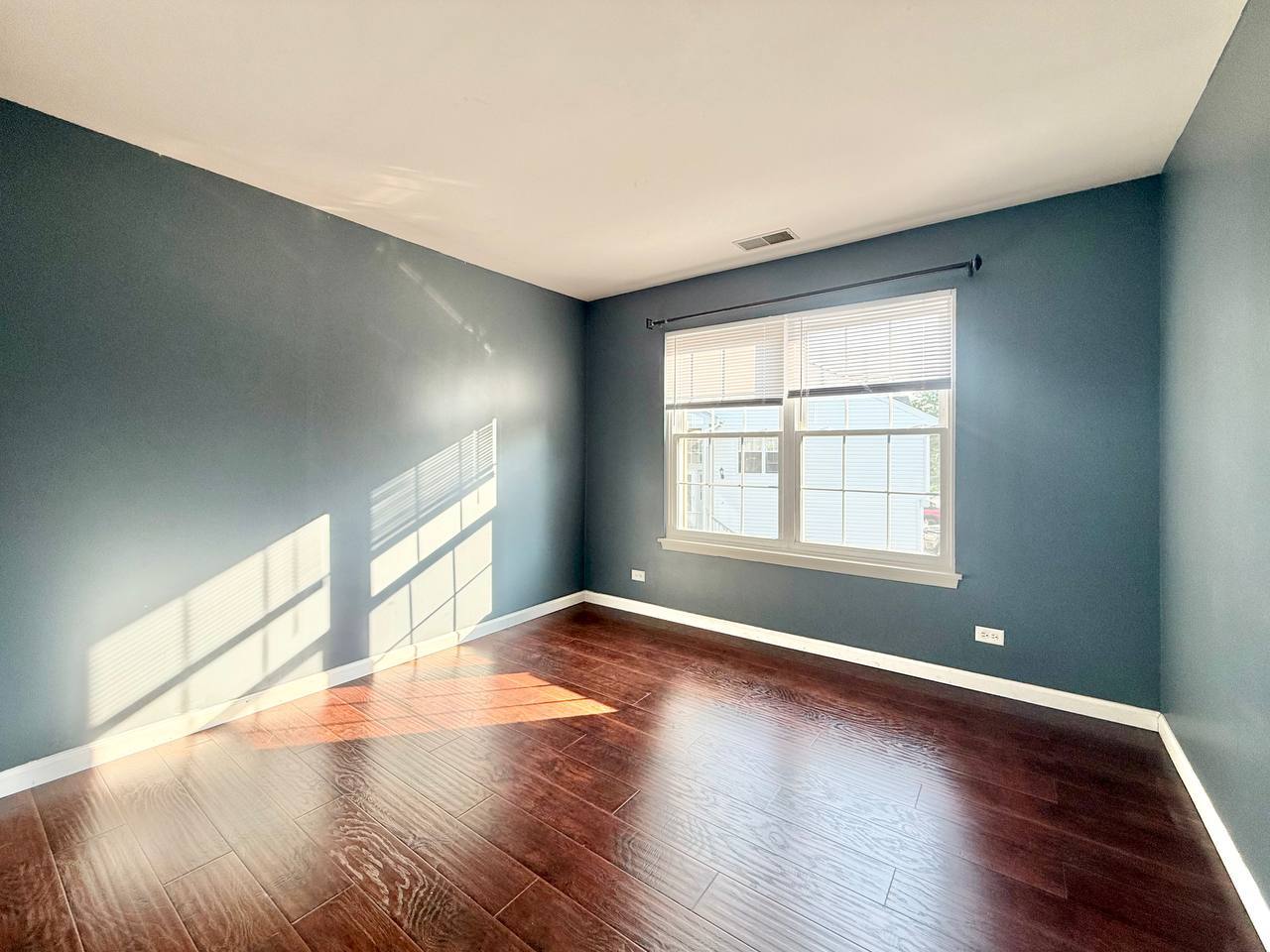 433 Gloria Lane #433, Oswego, IL 60543