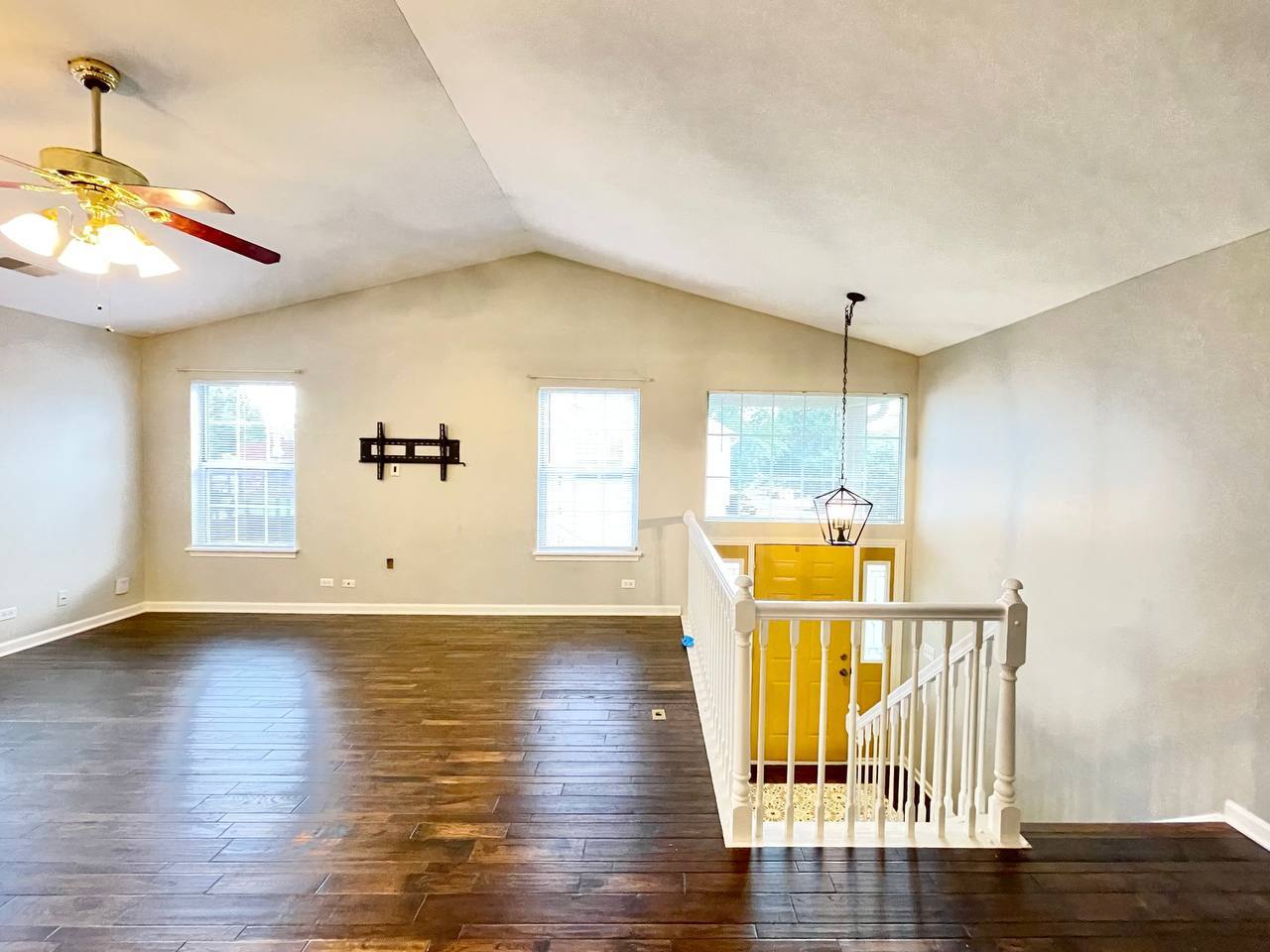 433 Gloria Lane #433, Oswego, IL 60543