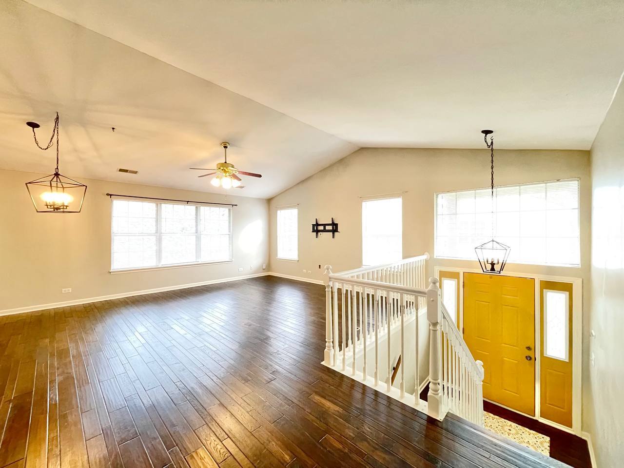 433 Gloria Lane #433, Oswego, IL 60543