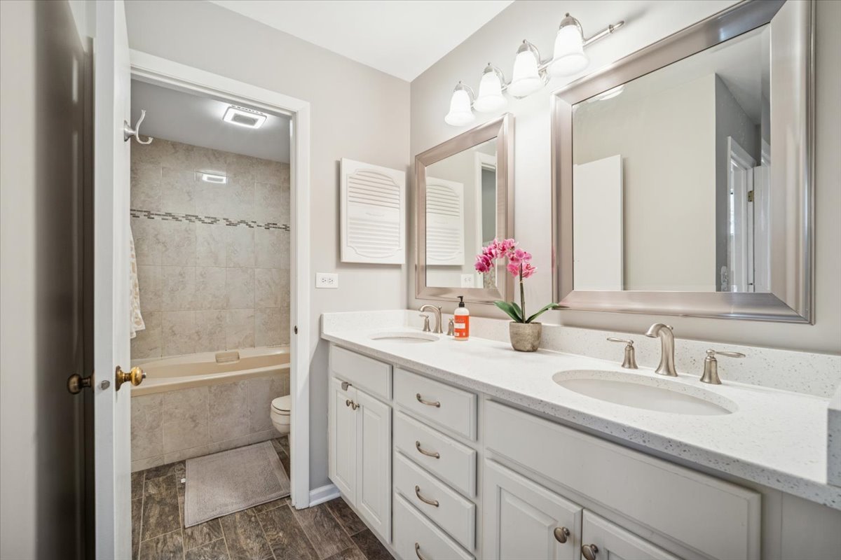 50 White Pine Drive, Schaumburg, IL 60193