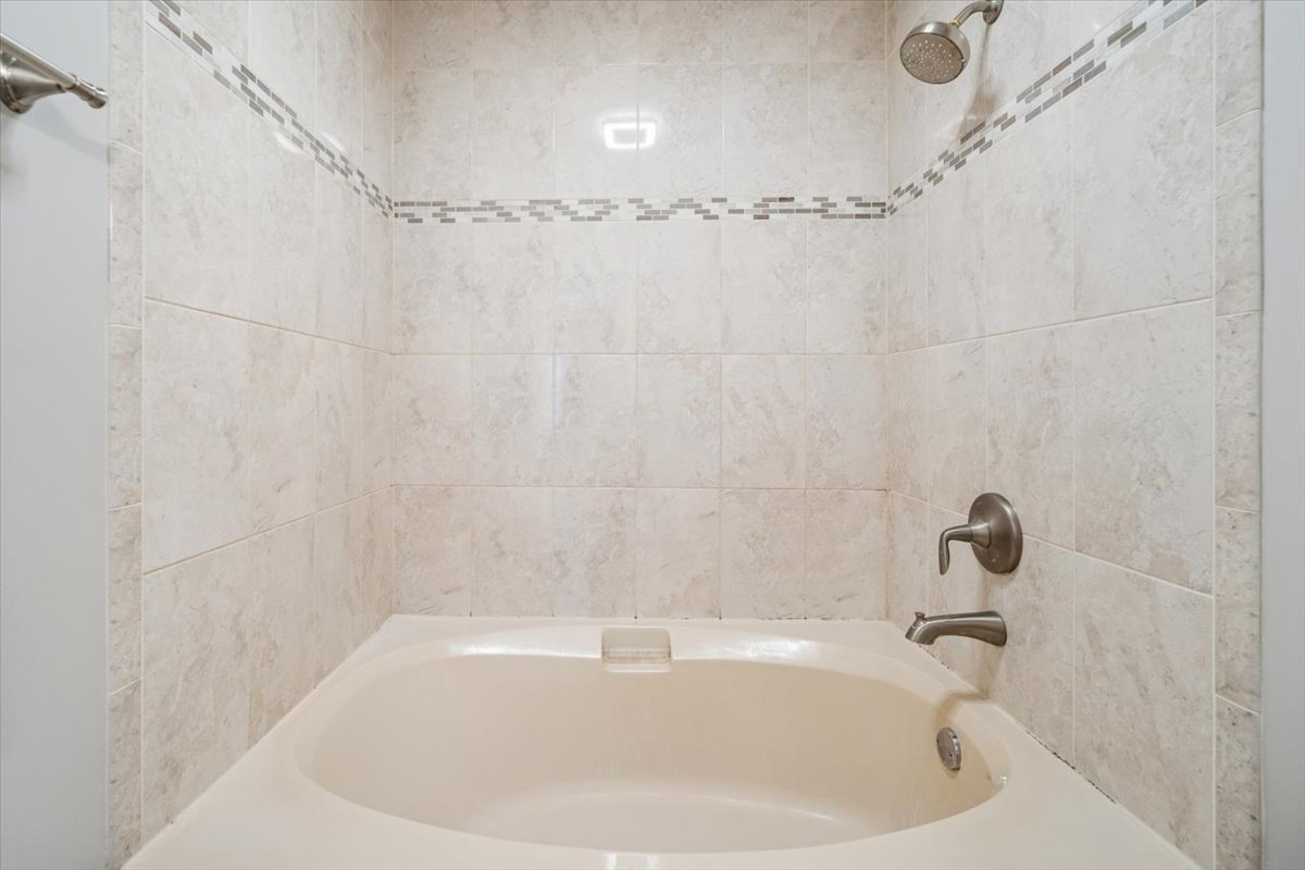 50 White Pine Drive, Schaumburg, IL 60193