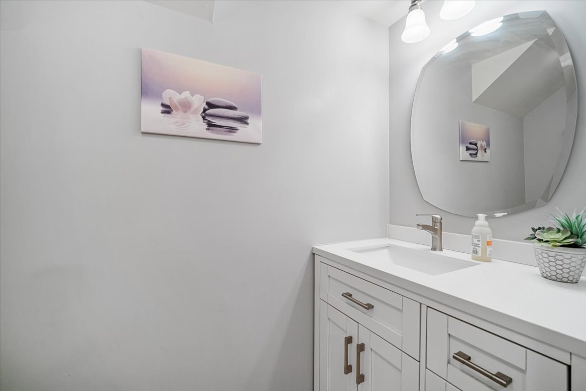 50 White Pine Drive, Schaumburg, IL 60193