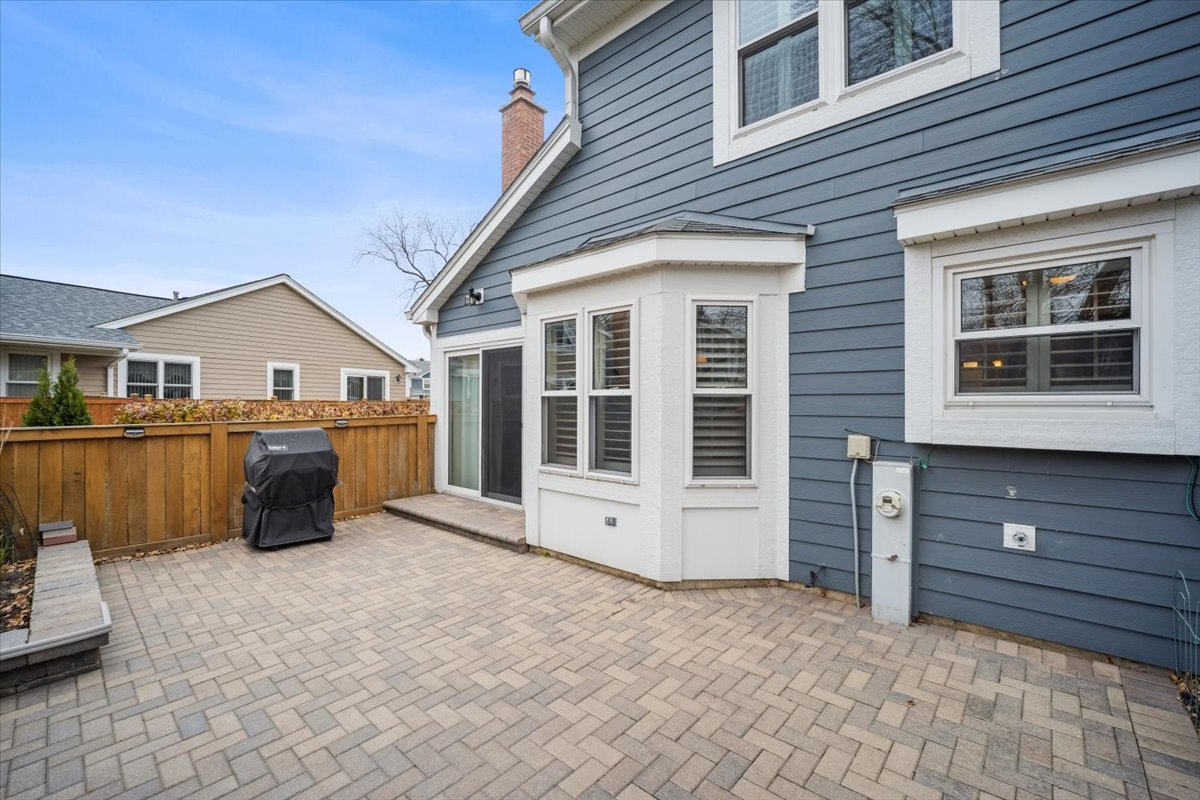 50 White Pine Drive, Schaumburg, IL 60193