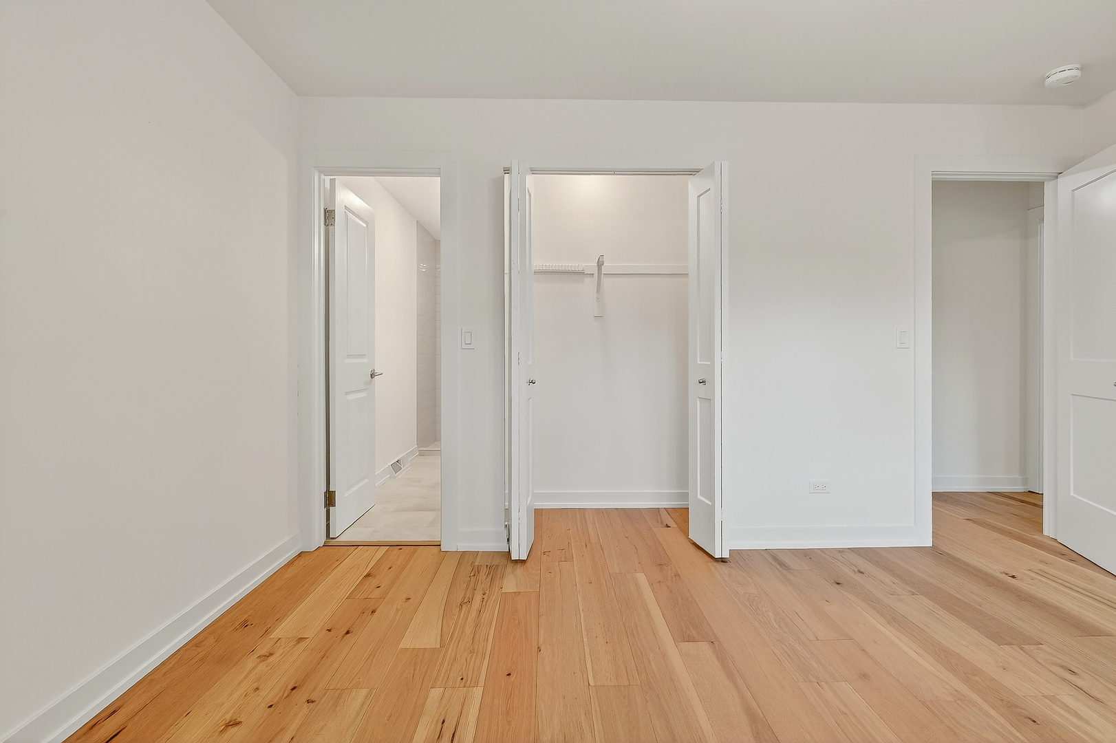 1237 N Ridge Avenue, Arlington Heights, IL 60004