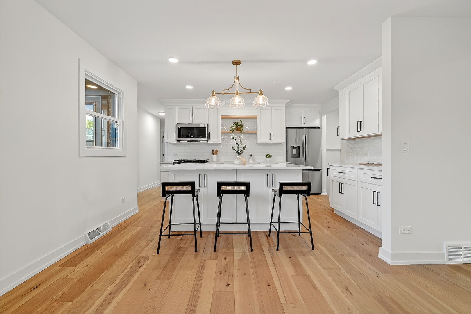 1237 N Ridge Avenue, Arlington Heights, IL 60004