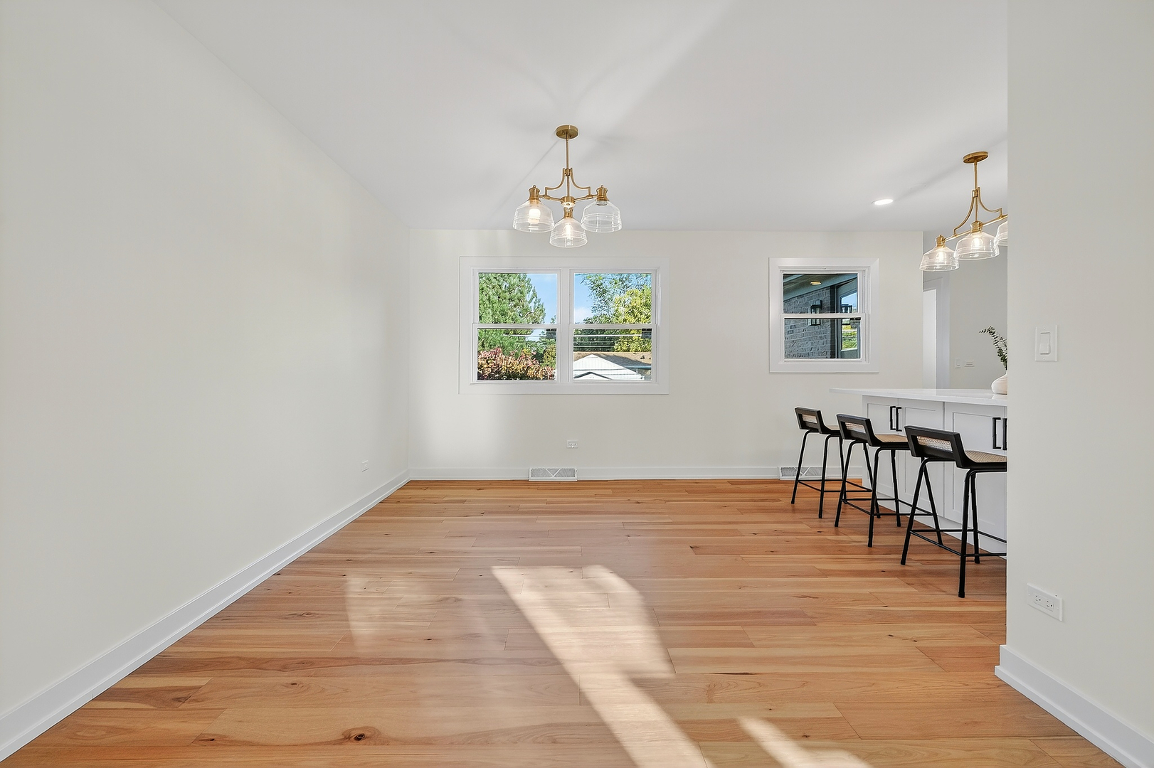 1237 N Ridge Avenue, Arlington Heights, IL 60004