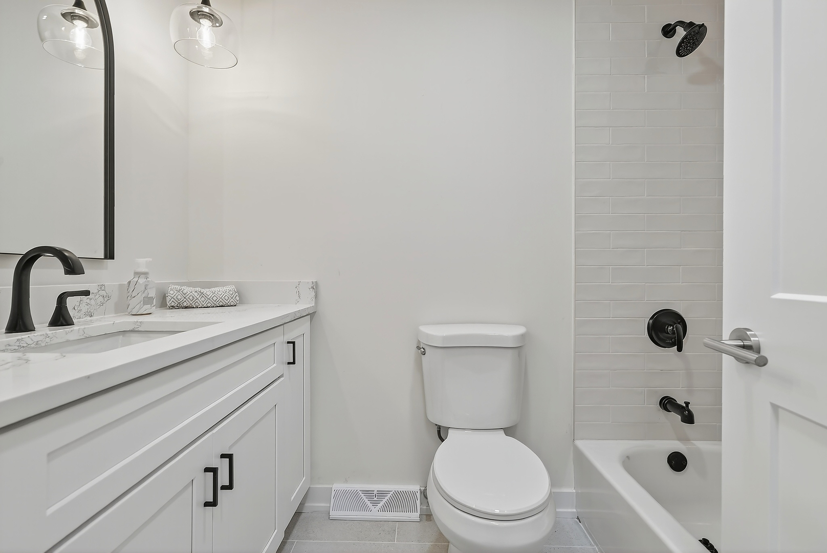 1237 N Ridge Avenue, Arlington Heights, IL 60004