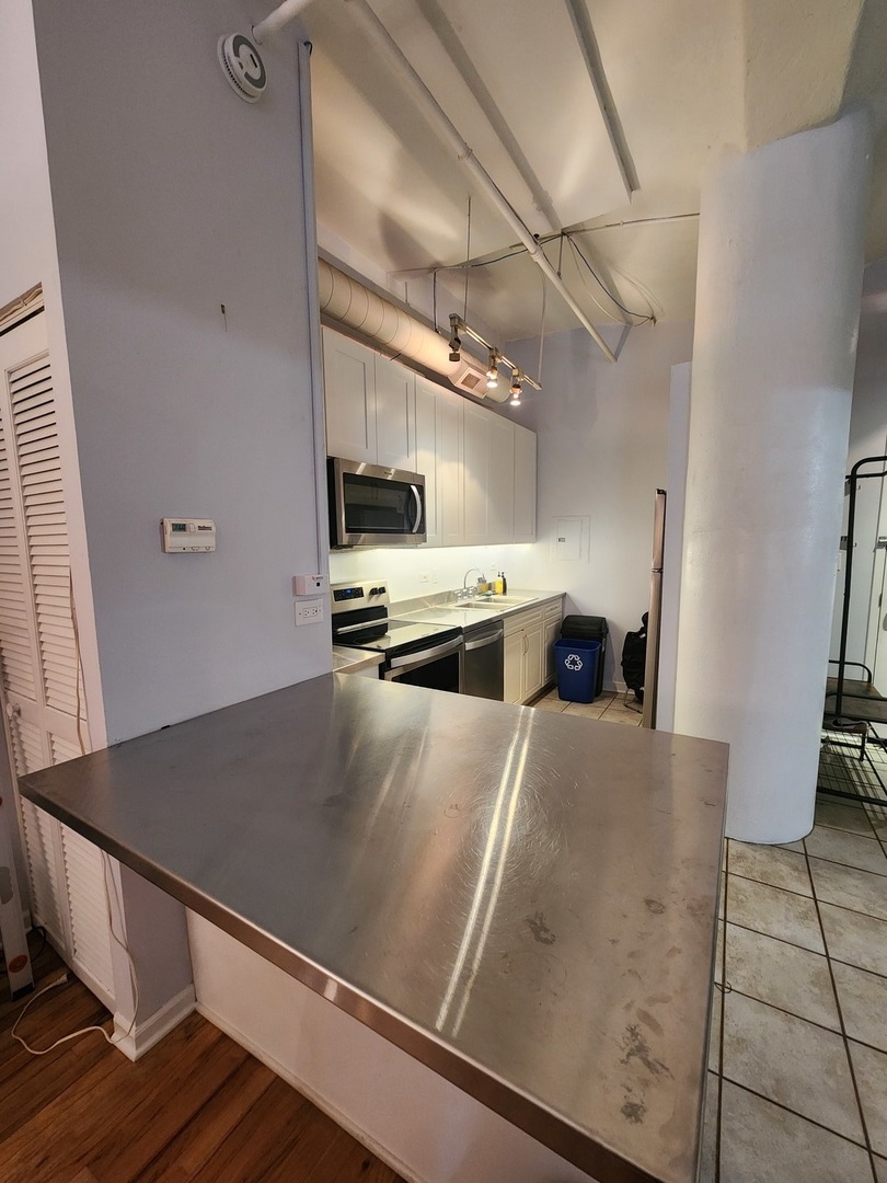 801 S Wells Street #608, Chicago, IL 60607