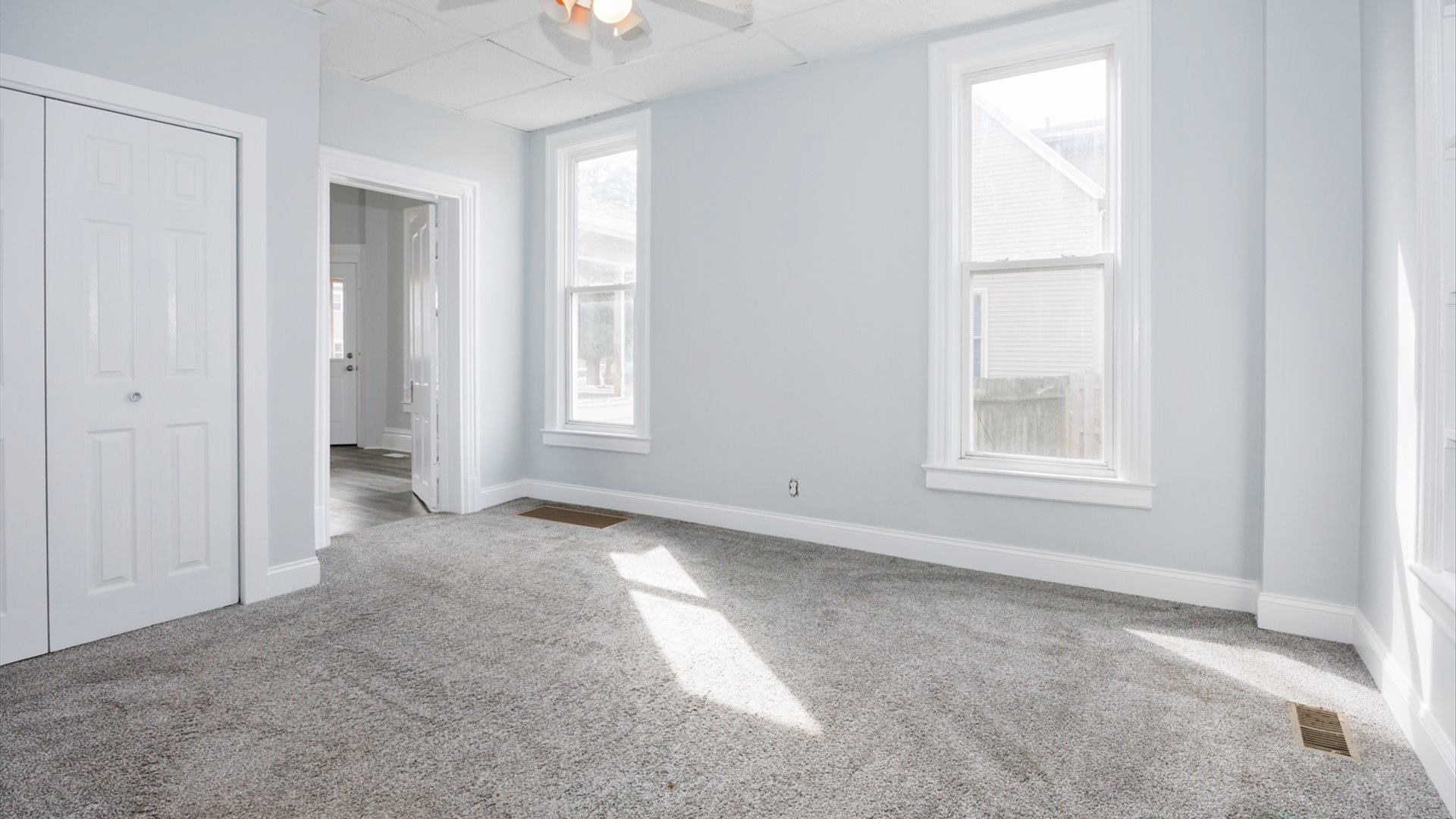 610 E Mulberry Street, Bloomington, IL 61701