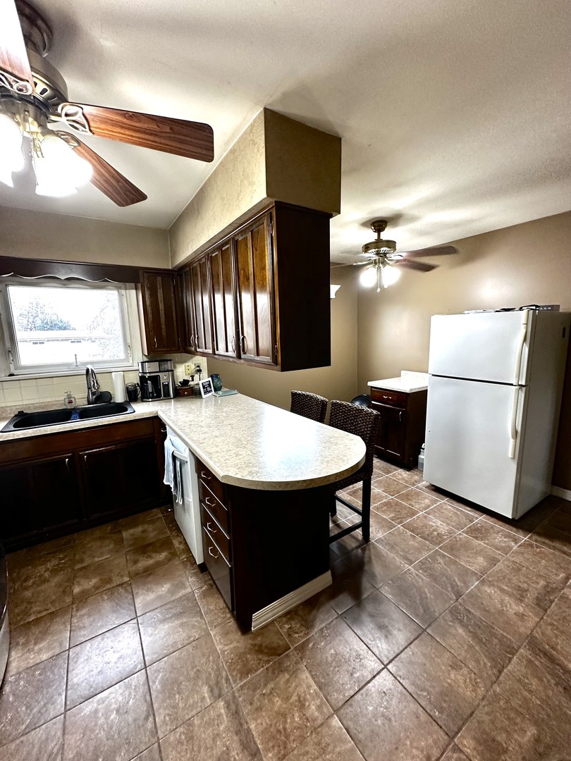 2204 E Lincoln Street #13, Bloomington, IL 61701