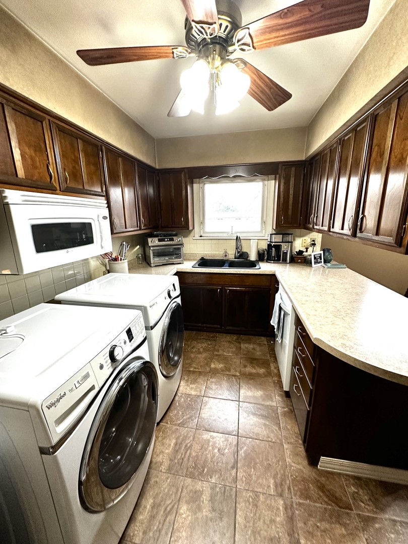 2204 E Lincoln Street #13, Bloomington, IL 61701