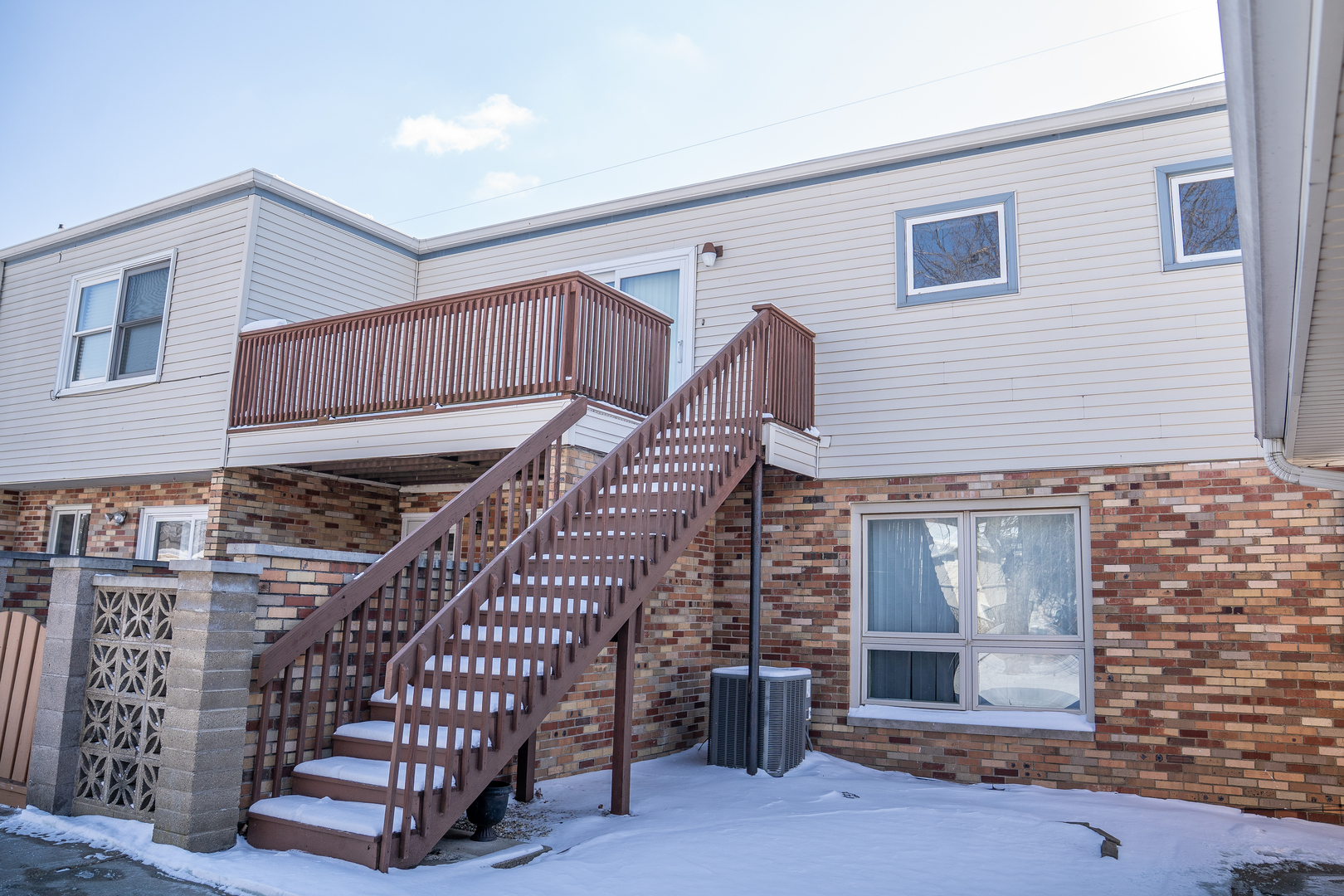 2204 E Lincoln Street #13, Bloomington, IL 61701