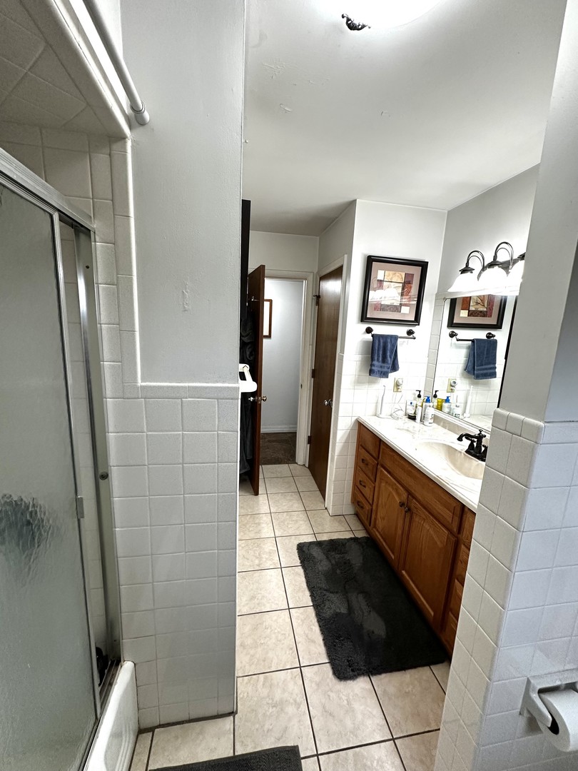 2204 E Lincoln Street #13, Bloomington, IL 61701