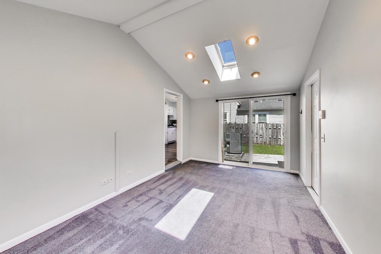 745 S CHESTNUT Avenue, Arlington Heights, IL 60005