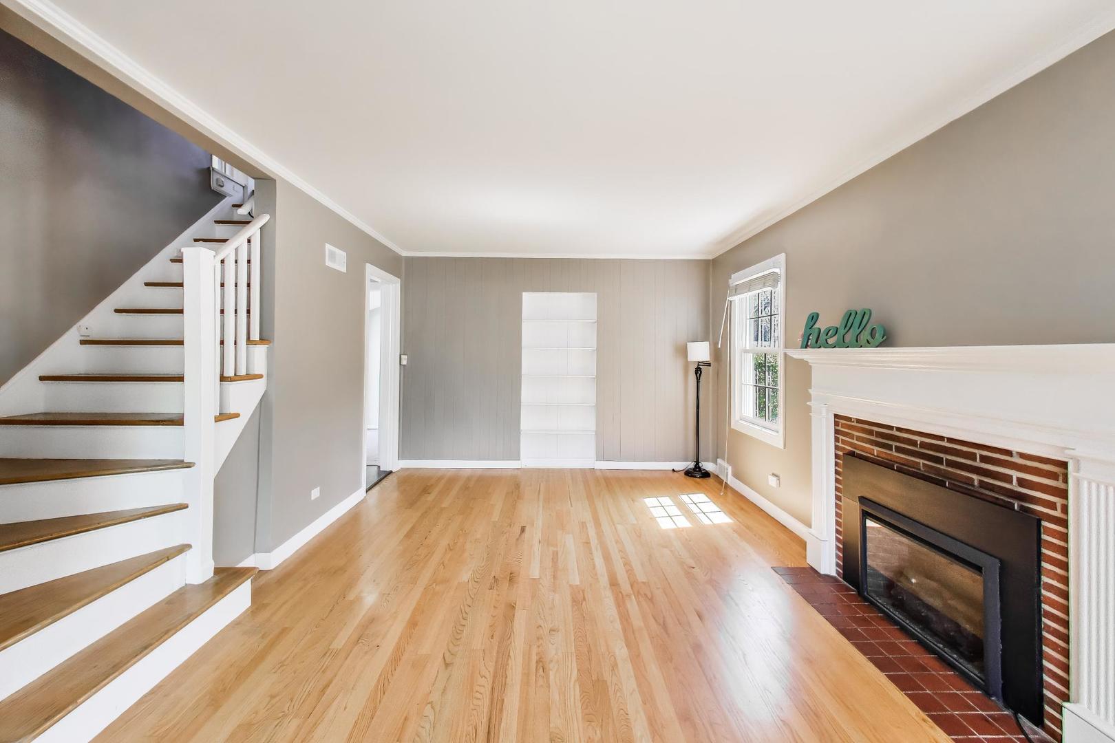 745 S CHESTNUT Avenue, Arlington Heights, IL 60005