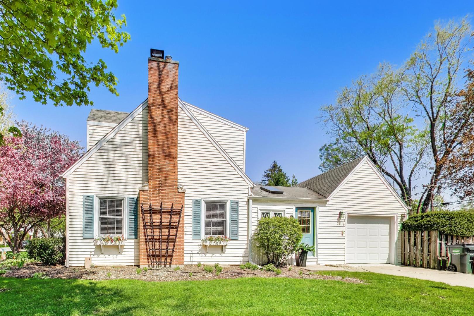 745 S CHESTNUT Avenue, Arlington Heights, IL 60005