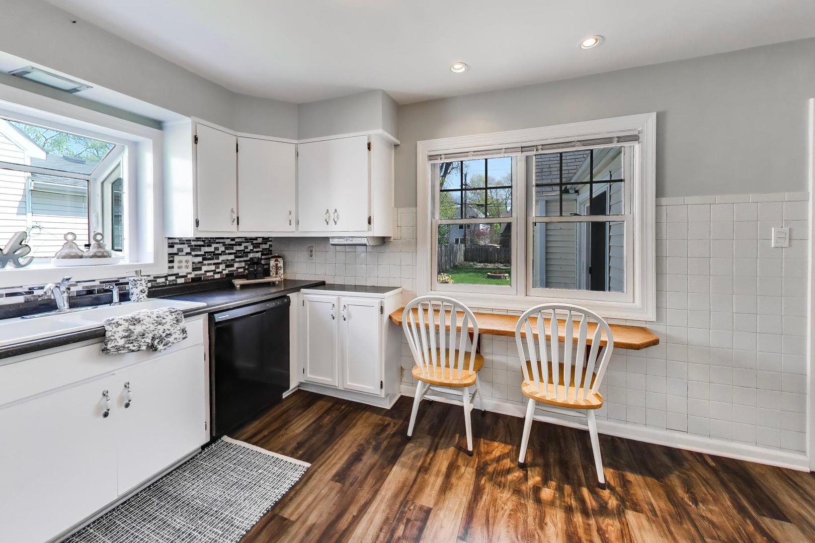 745 S CHESTNUT Avenue, Arlington Heights, IL 60005