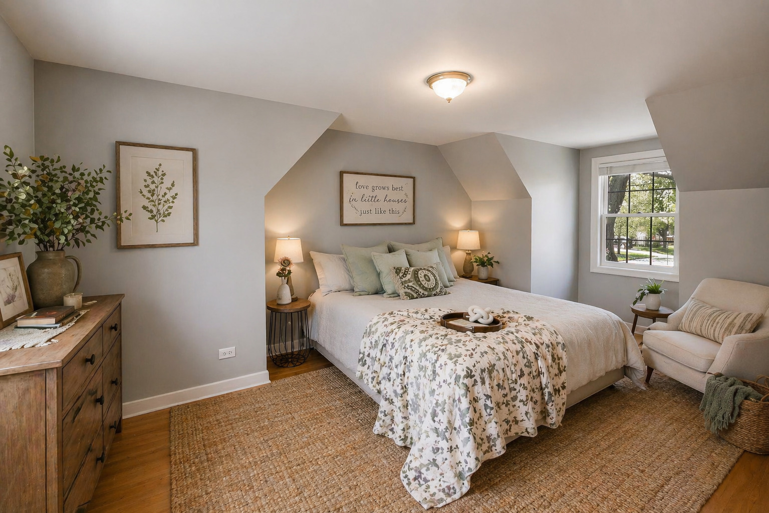 745 S CHESTNUT Avenue, Arlington Heights, IL 60005