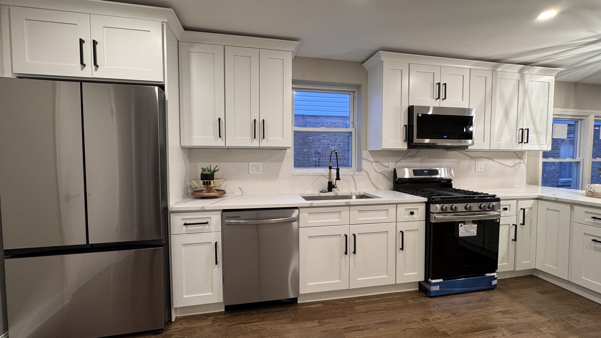 8943 S Ridgeland Avenue, Chicago, IL 60617