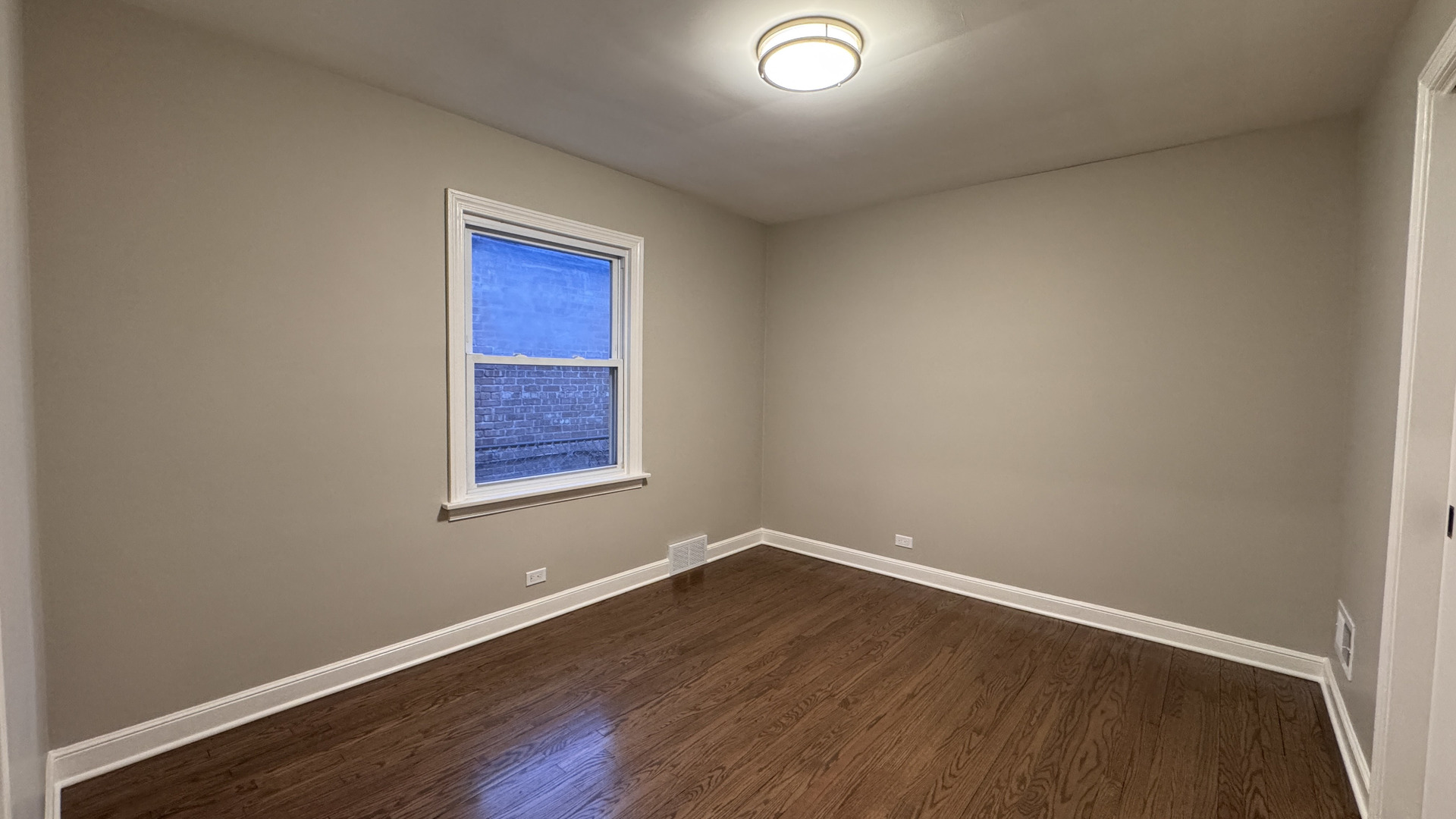 8943 S Ridgeland Avenue, Chicago, IL 60617