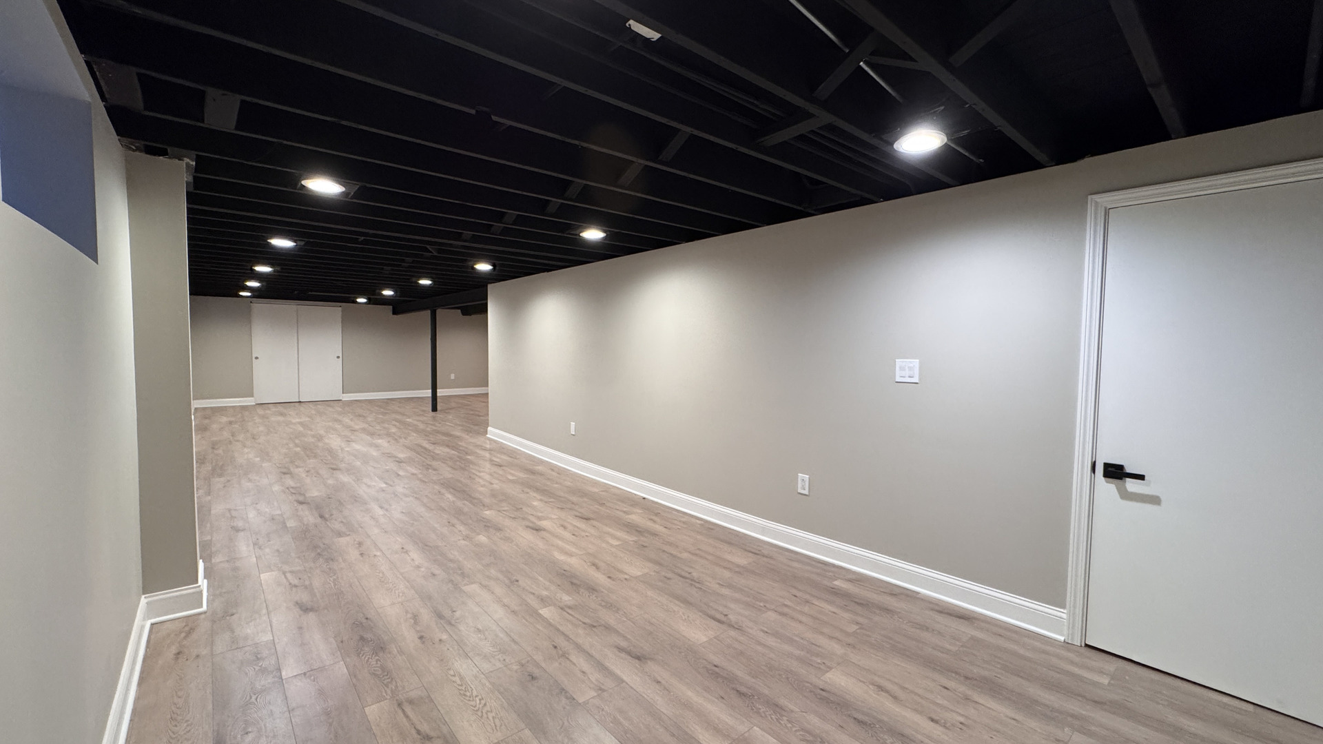 8943 S Ridgeland Avenue, Chicago, IL 60617