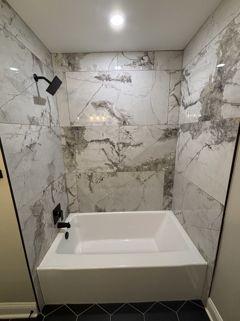 8943 S Ridgeland Avenue, Chicago, IL 60617