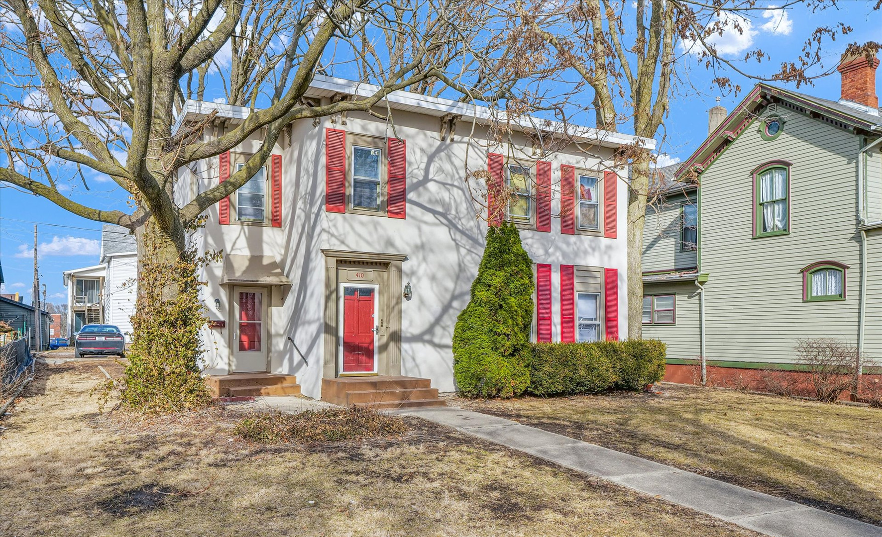 410 E Grove Street, Bloomington, IL 61701