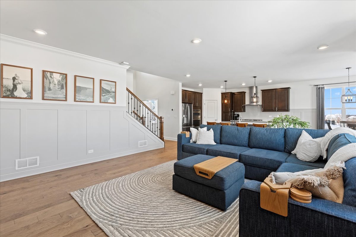 1069 Ardmoor Drive, Crystal Lake, IL 60012