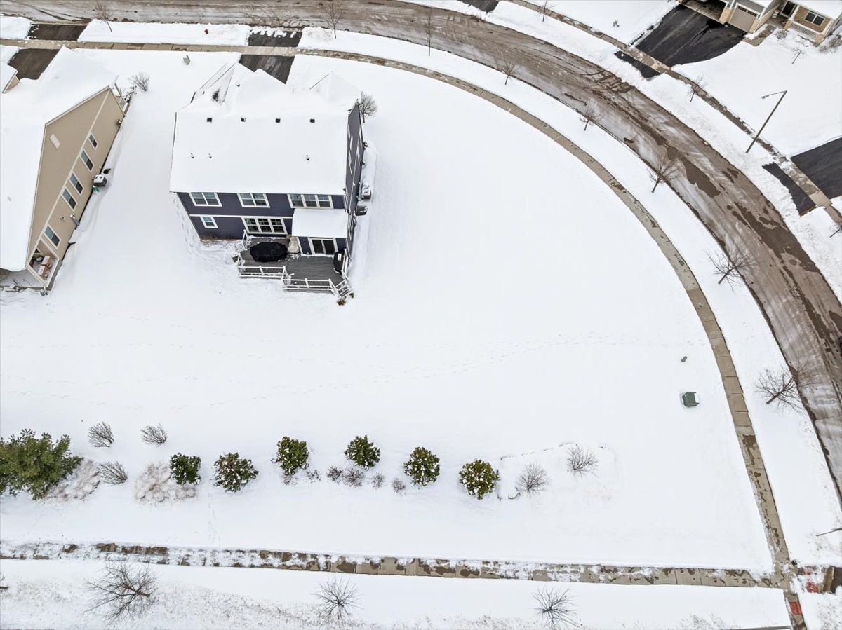 1069 Ardmoor Drive, Crystal Lake, IL 60012