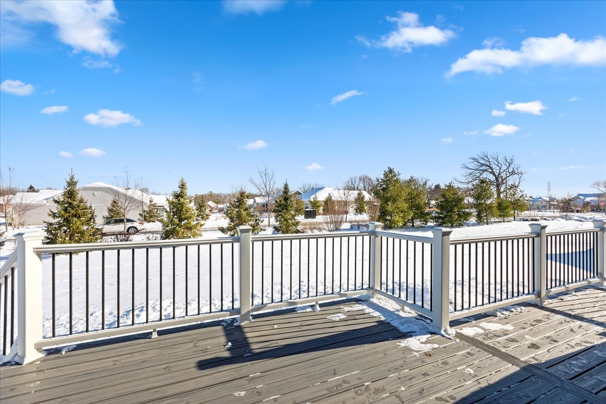 1069 Ardmoor Drive, Crystal Lake, IL 60012