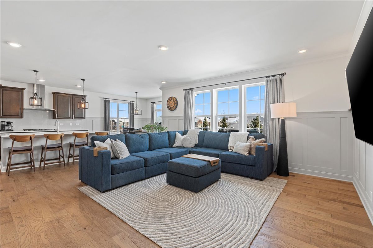 1069 Ardmoor Drive, Crystal Lake, IL 60012