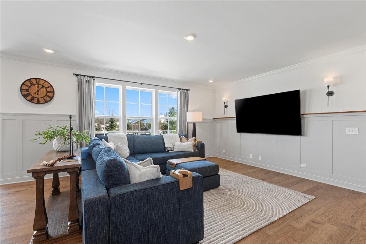 1069 Ardmoor Drive, Crystal Lake, IL 60012