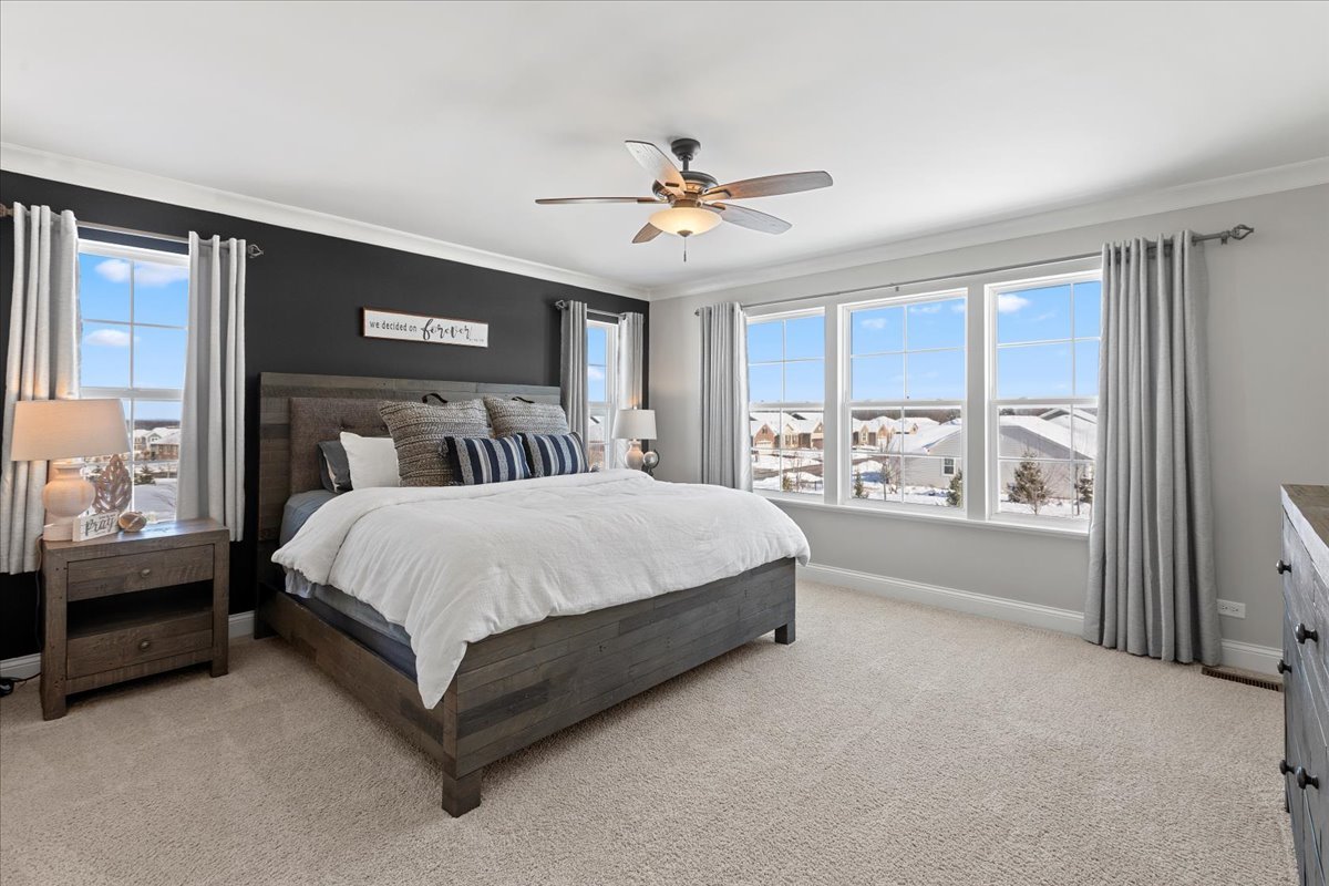 1069 Ardmoor Drive, Crystal Lake, IL 60012