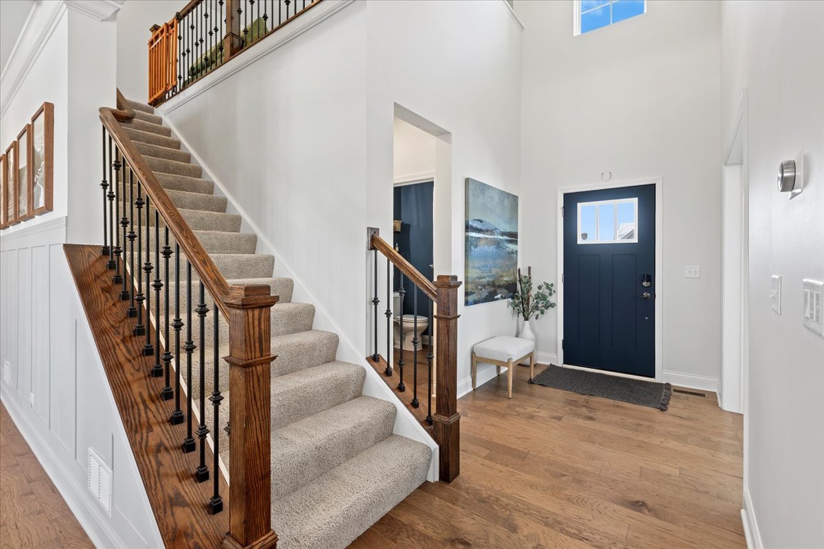 1069 Ardmoor Drive, Crystal Lake, IL 60012