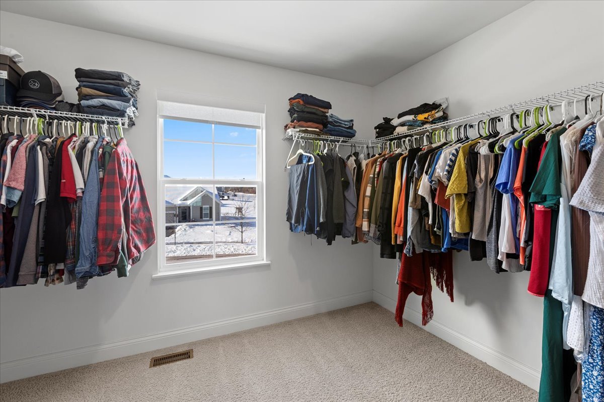 1069 Ardmoor Drive, Crystal Lake, IL 60012