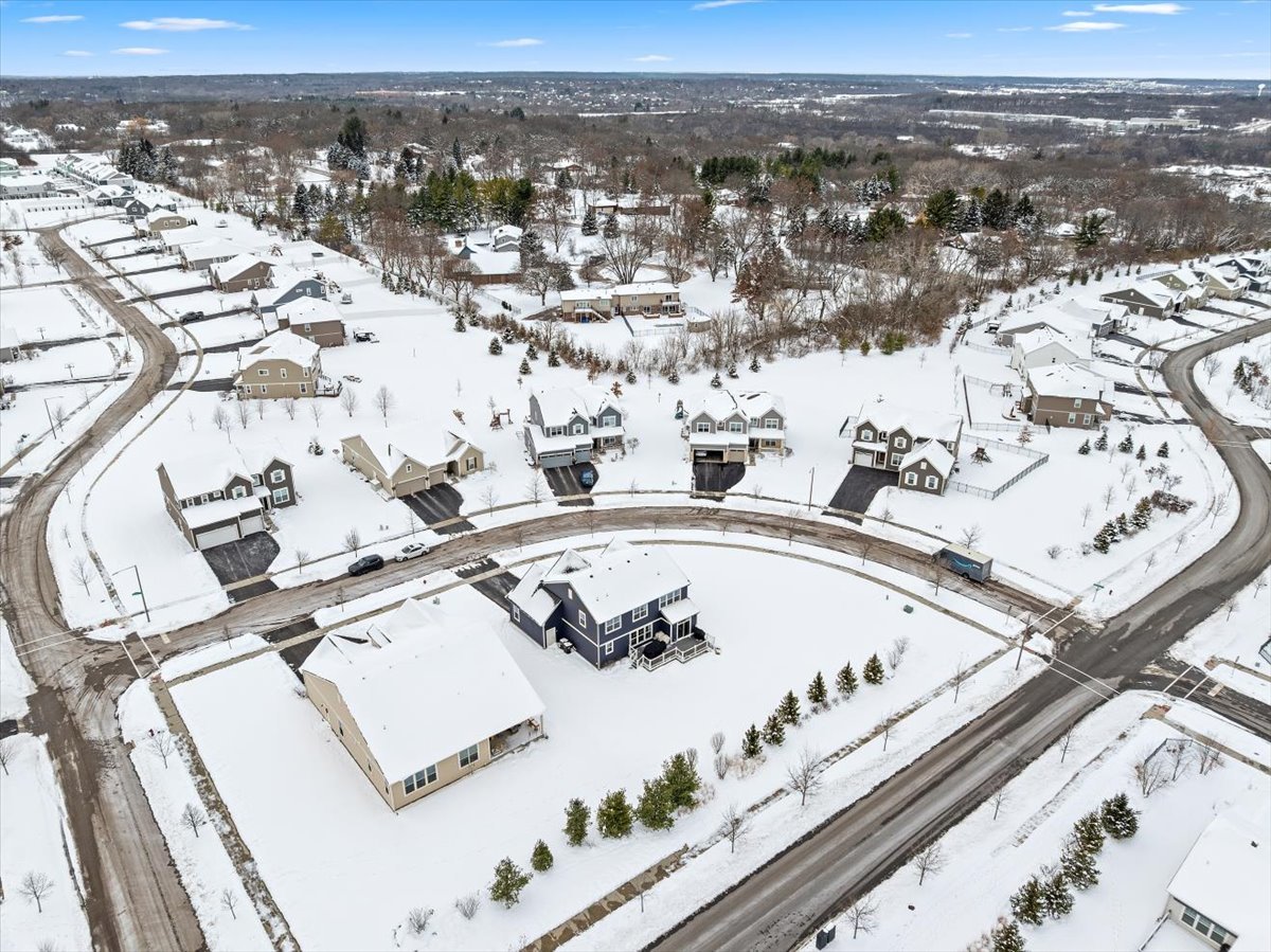 1069 Ardmoor Drive, Crystal Lake, IL 60012