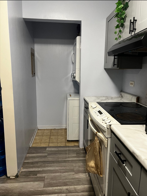 1955 N Hicks Road #105, Palatine, IL 60074