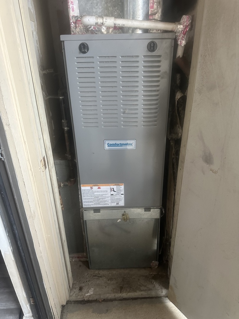 1955 N Hicks Road #105, Palatine, IL 60074