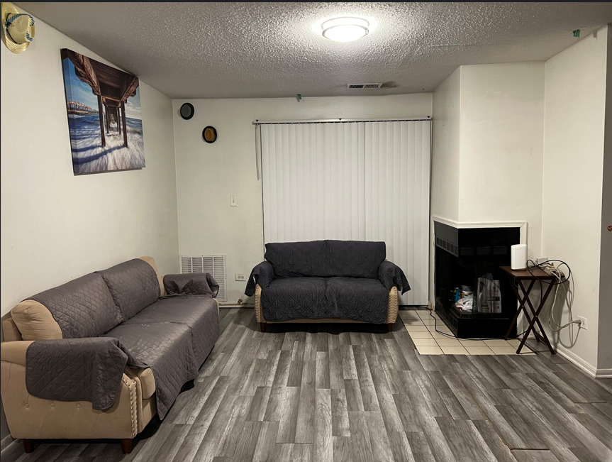 1955 N Hicks Road #105, Palatine, IL 60074