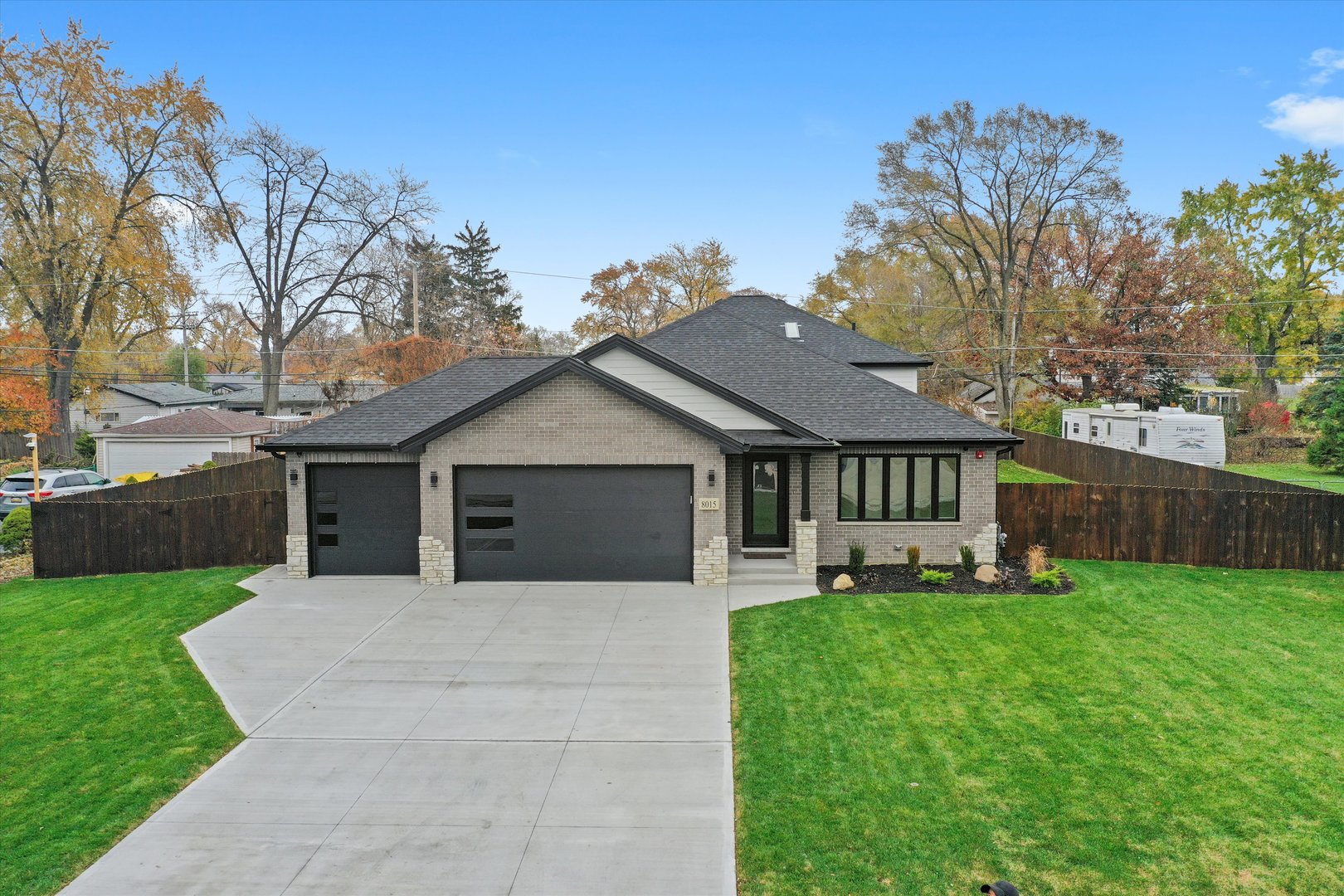 8015 S 85th Avenue, Justice, IL 60458