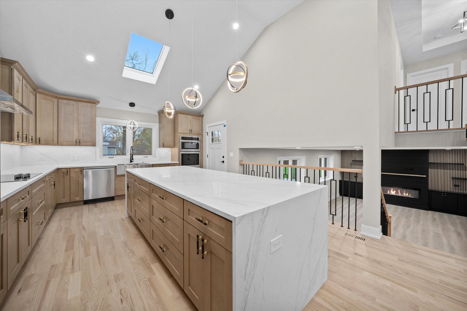 8015 S 85th Avenue, Justice, IL 60458