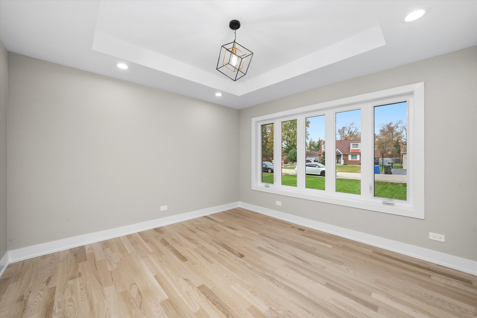 8015 S 85th Avenue, Justice, IL 60458