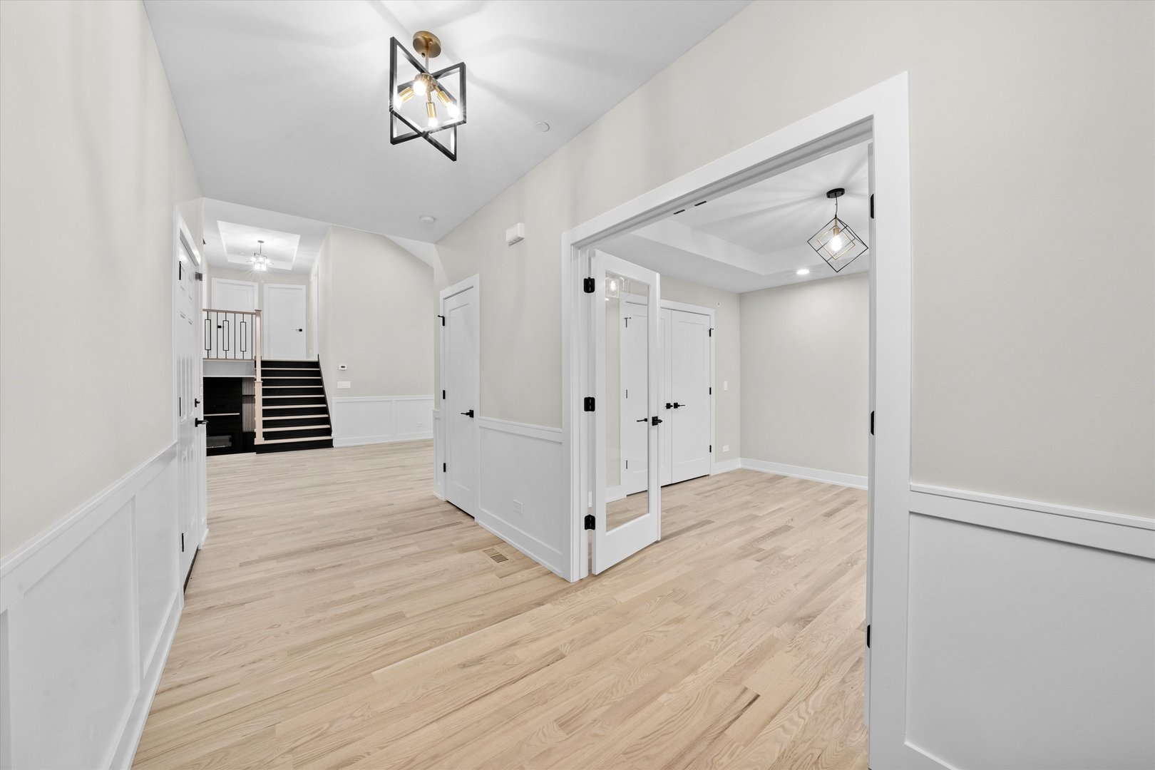 8015 S 85th Avenue, Justice, IL 60458