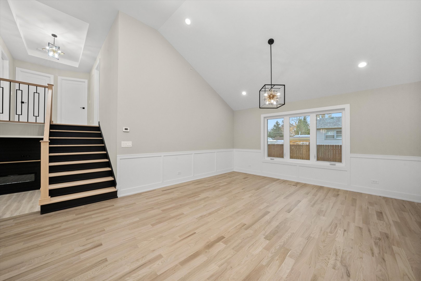 8015 S 85th Avenue, Justice, IL 60458