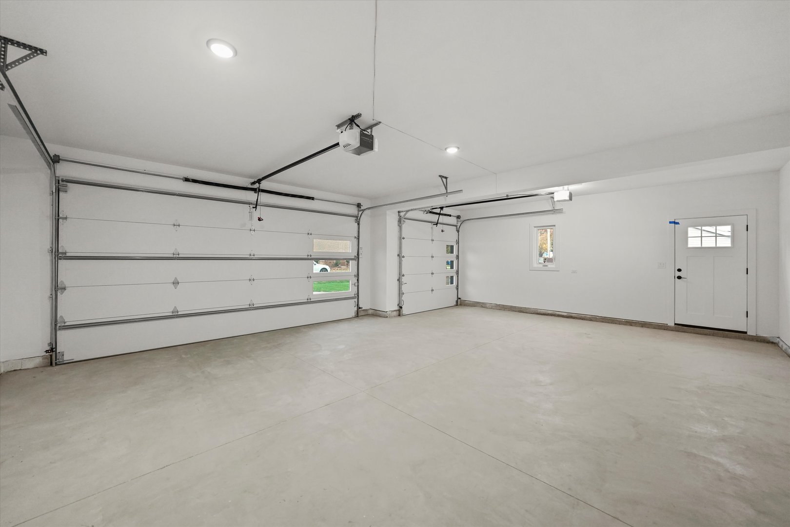 8015 S 85th Avenue, Justice, IL 60458