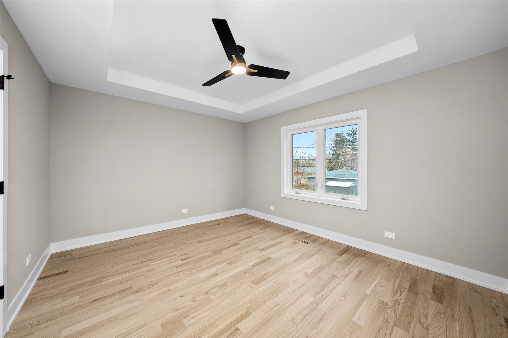 8015 S 85th Avenue, Justice, IL 60458