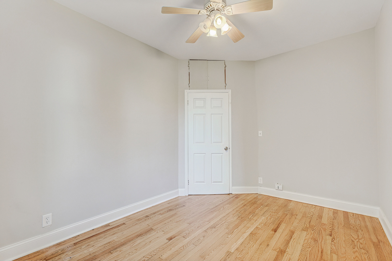 7832 Garden Lane, Justice, IL 60458