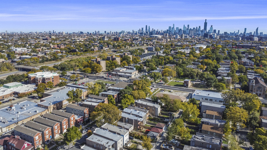 3041 W Flournoy Street, Chicago, IL 60612