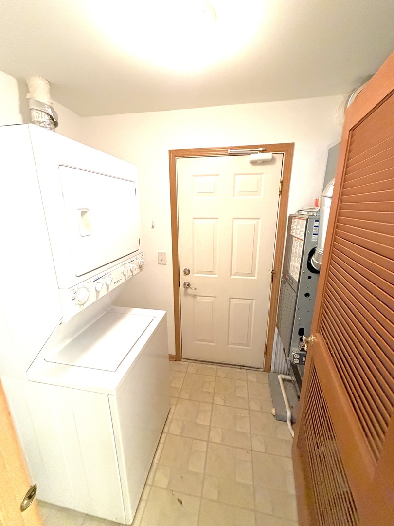 2314 Woodside Drive #34-C-2, Carpentersville, IL 60110